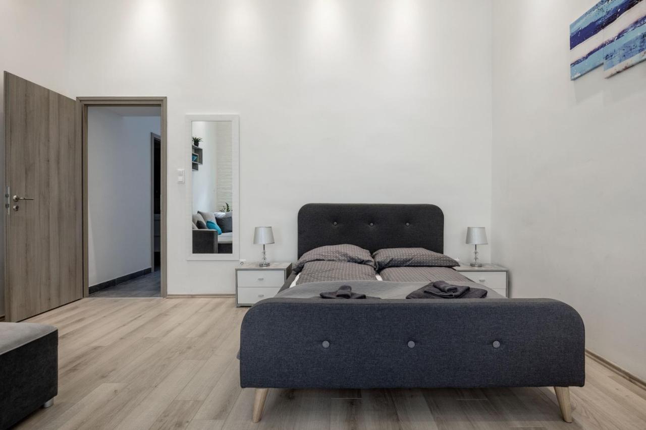 Elegant Studio In Central Budapest Kültér fotó