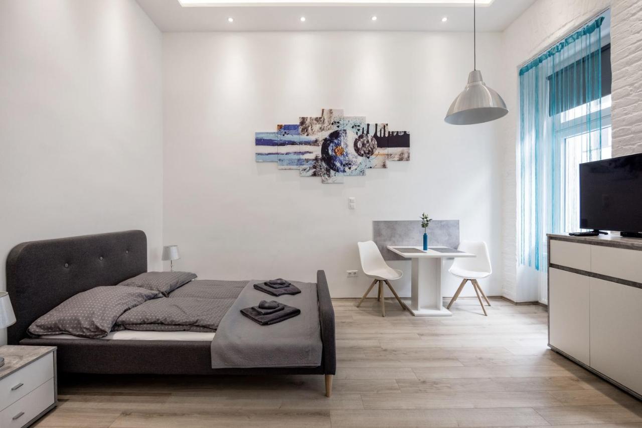 Elegant Studio In Central Budapest Kültér fotó