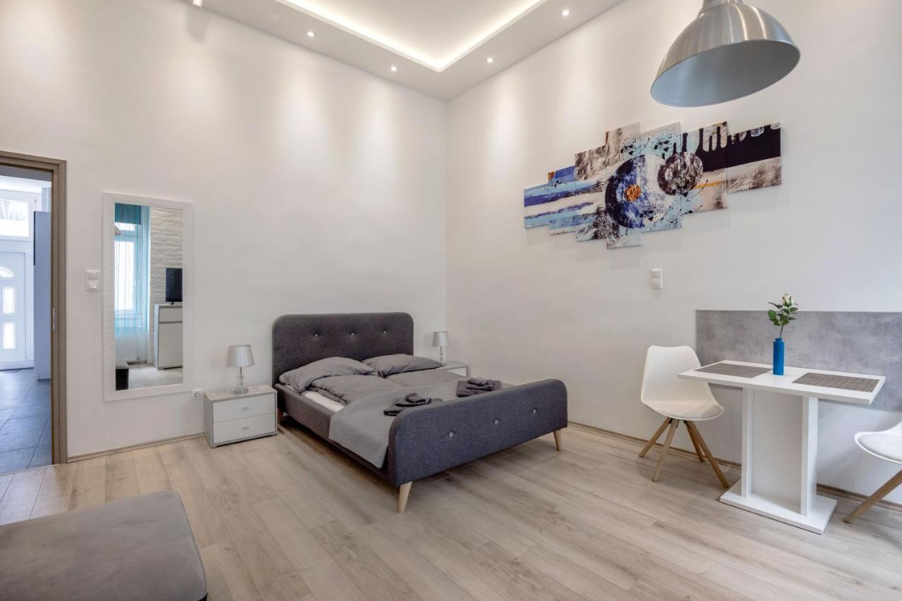 Elegant Studio In Central Budapest Kültér fotó