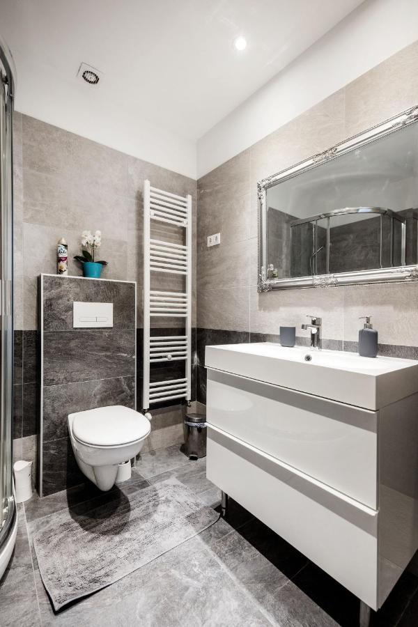 Elegant Studio In Central Budapest Kültér fotó